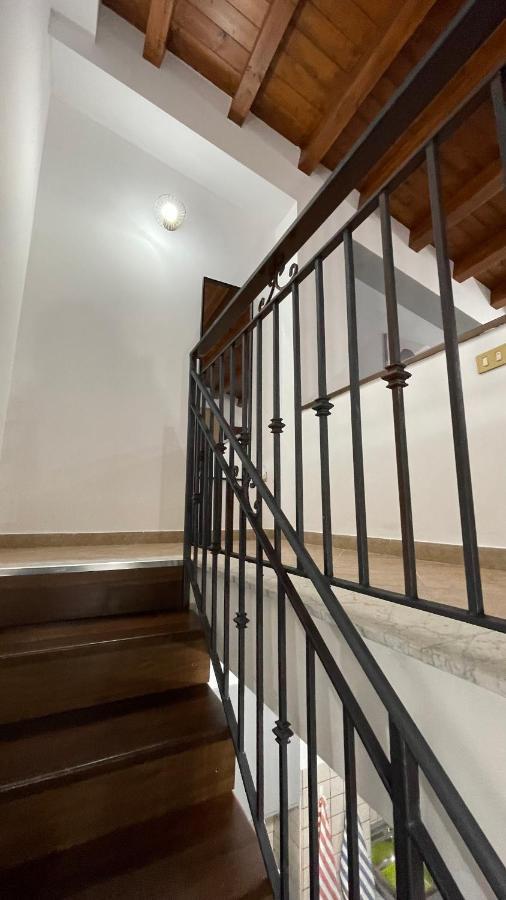 Villa Casa Vacanze Antico Cortile Delle Palme Villagrazia Di Carini Exterior foto