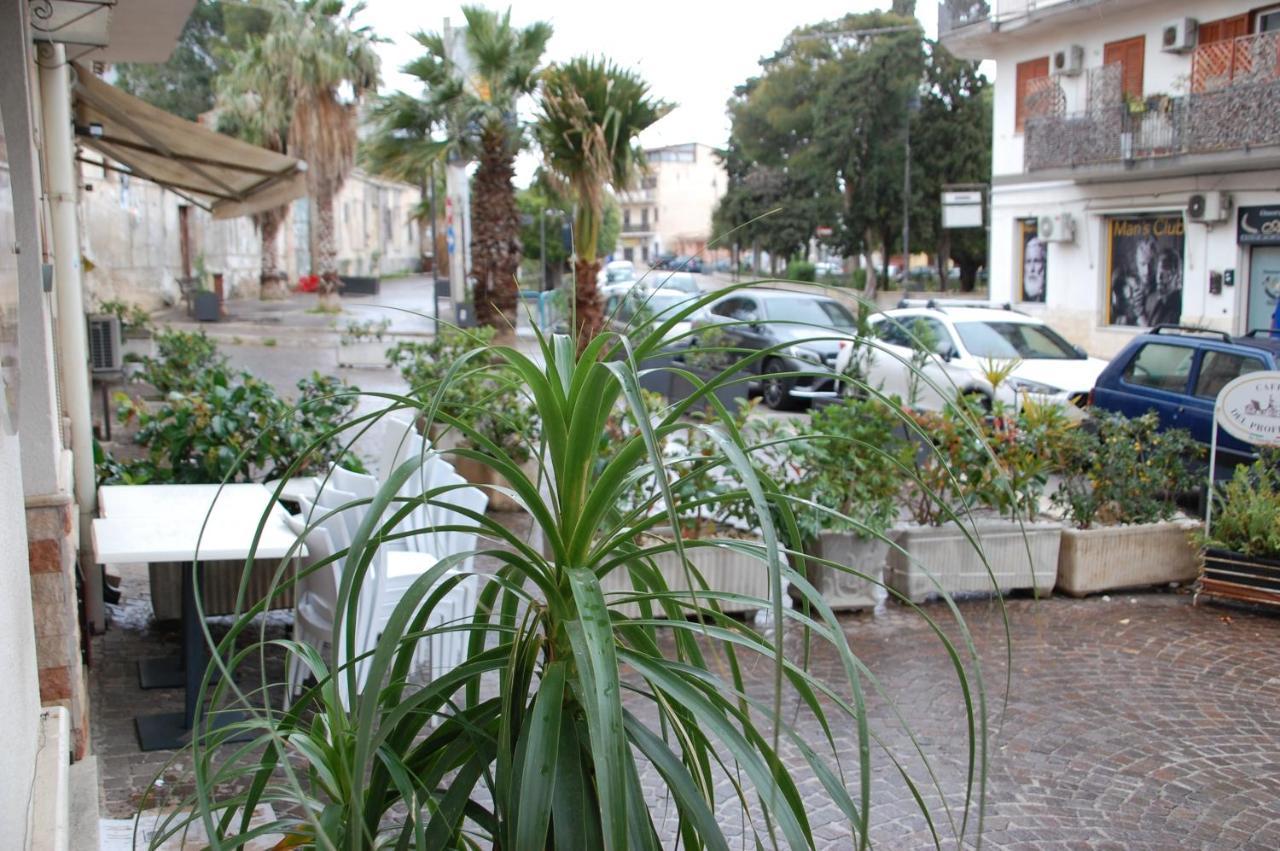 Villa Casa Vacanze Antico Cortile Delle Palme Villagrazia Di Carini Exterior foto